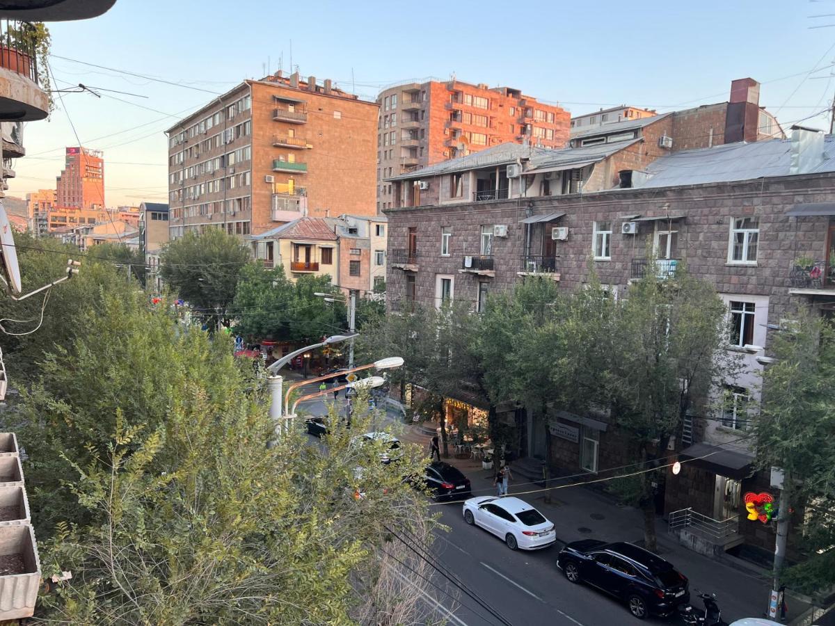 Tumanyan Apartments Yerevan Exterior photo