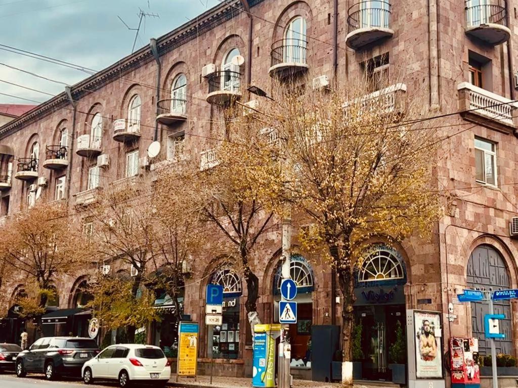 Tumanyan Apartments Yerevan Exterior photo